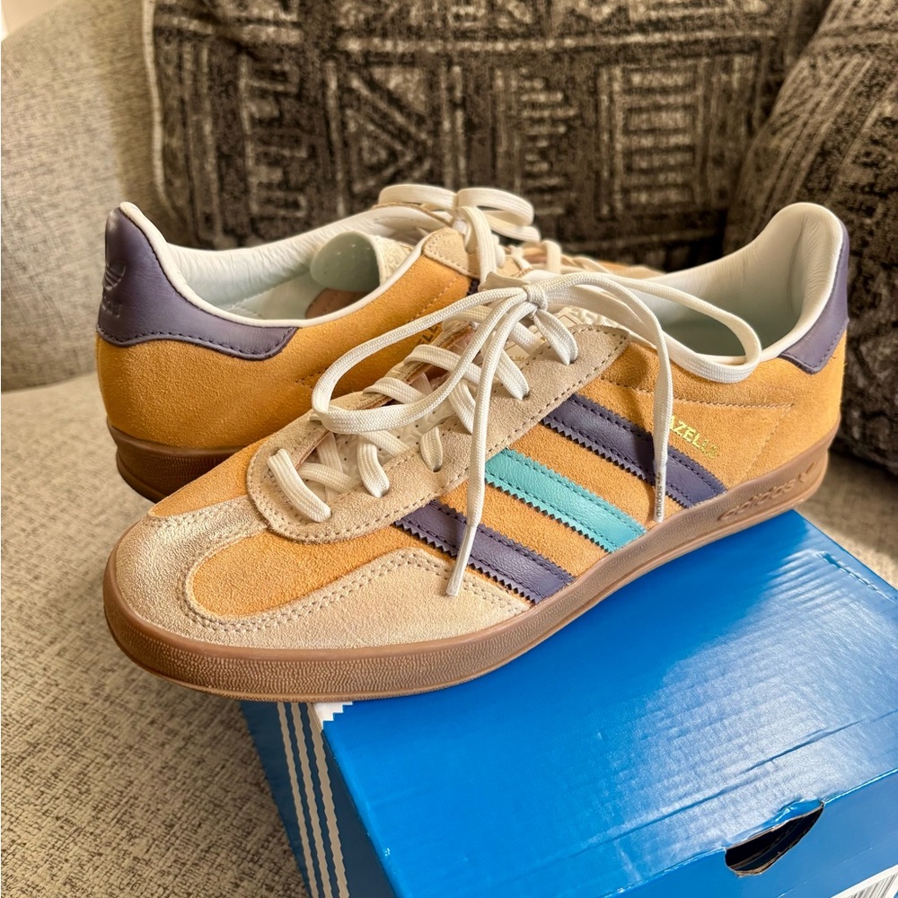 Adidas Gazelle Indoor Sneaker (Men’s 7.5/Women’s 9)